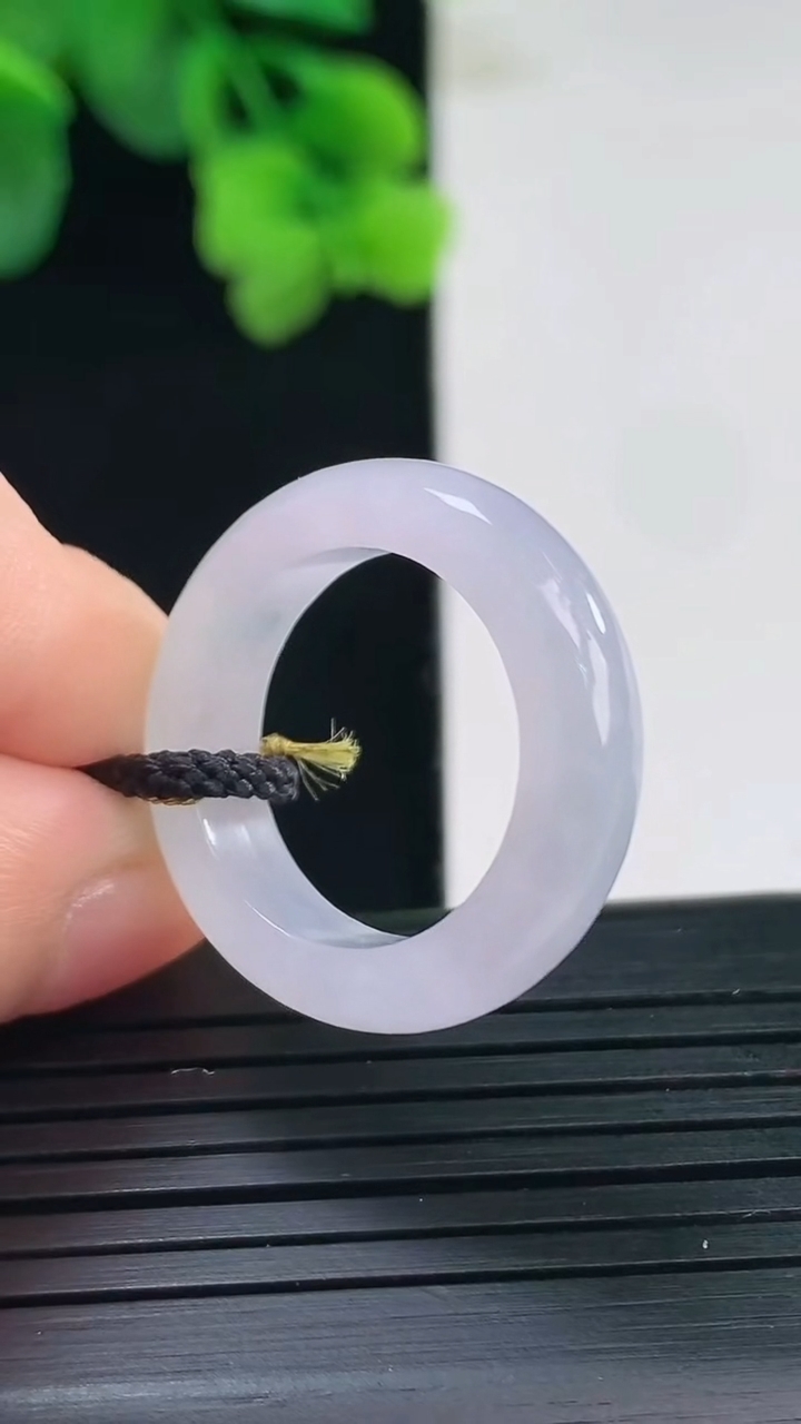 天然A货翡翠紫罗兰指环戒指尺寸17.4-5.6-3.8重量:4.30g2026年4月8日
工厂直销收