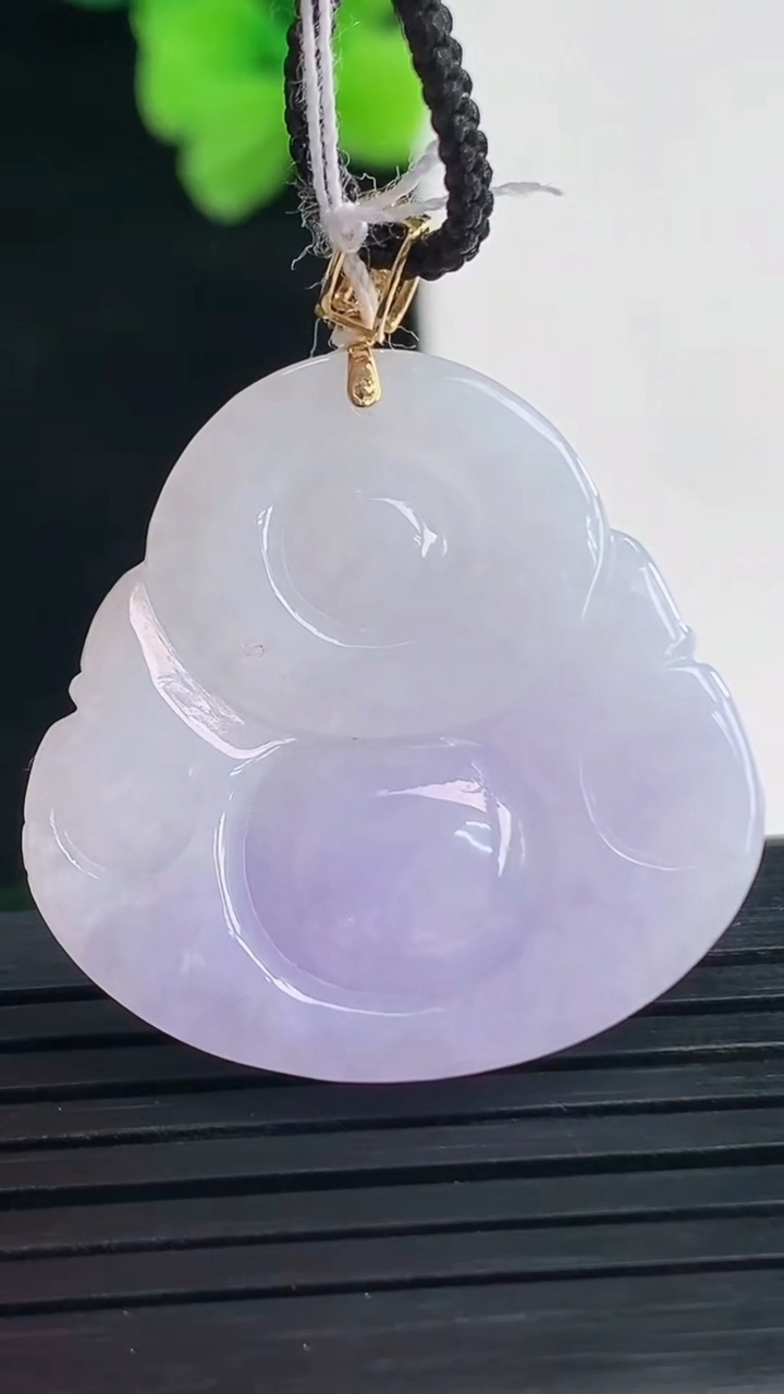 天然A货翡翠18K金紫罗兰佛公吊坠尺寸29-28.8-7.2重量:10.49g
4月8日