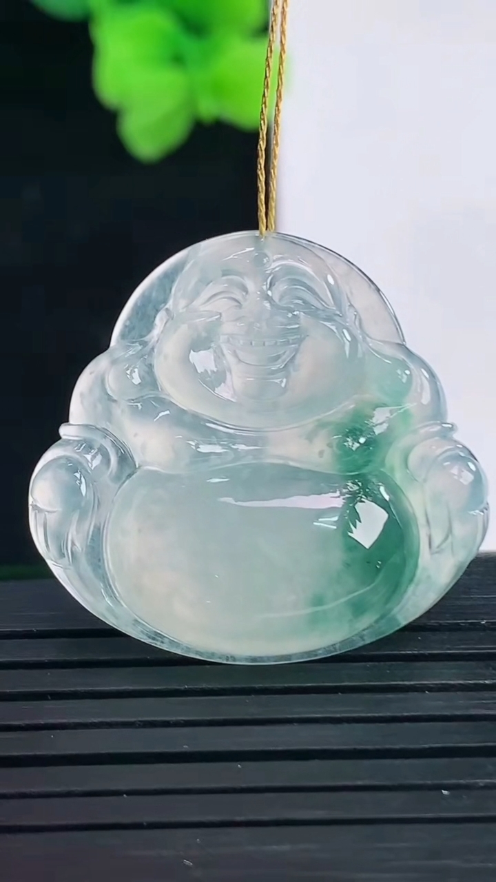 天然A货翡翠冰种飘花佛公吊坠尺寸27.6-29.4-5重量:7.29g
4月8日