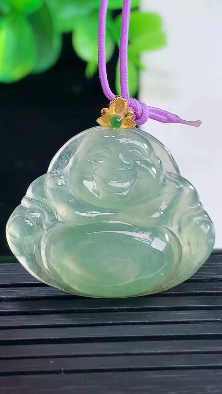 天然A货翡翠佛公吊坠尺寸28.5-29.6-4.8重量:5.25g
4月9日