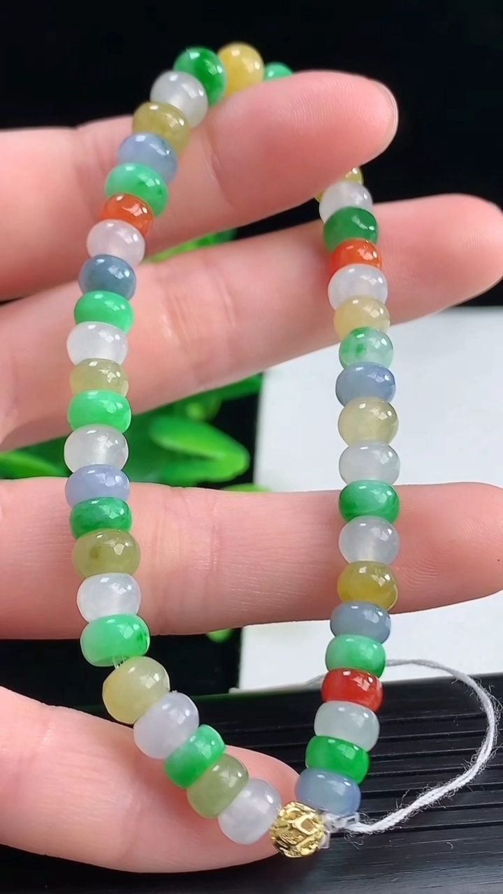 天然A货翡翠四彩算盘珠手串尺寸5.9-3.7重量:14.74g4月9日
工厂直销收藏佳品,种好水足，
