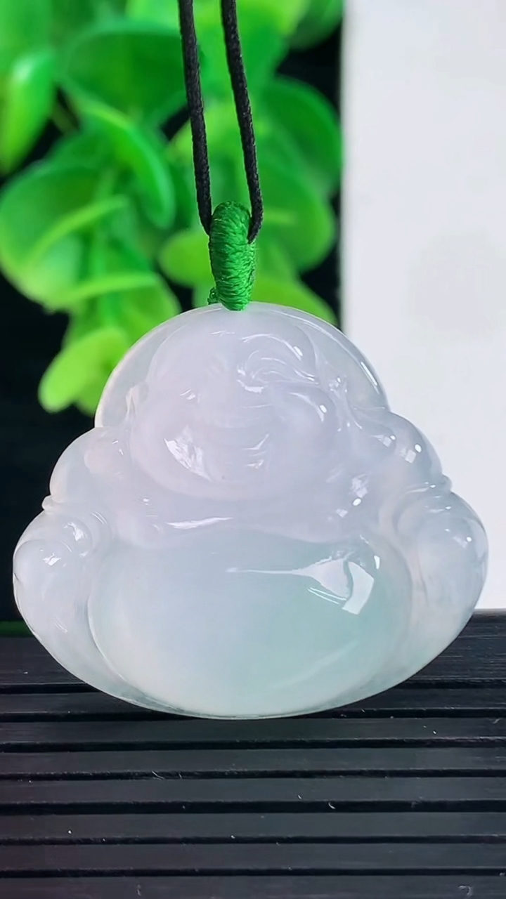 天然A货翡翠佛公吊坠尺寸28.4-31.8-7.4重量:10.78g
4月9日