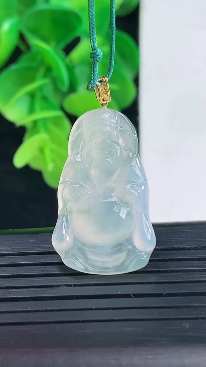 天然A货翡翠18K金飘花财神爷吊坠尺寸28.6-17.9-4.3重量:3.82g
4月9日