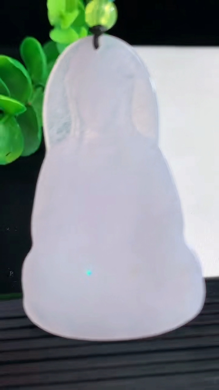 天然A货翡翠紫罗兰观音菩萨吊坠尺寸58-34.7-4.8重量:19.24g
4月9日