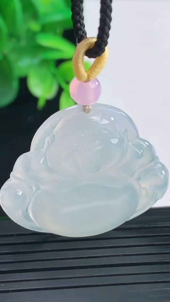 天然A货翡翠佛公吊坠尺寸30.6-34.2-5.4重量:8.90g
4月9日