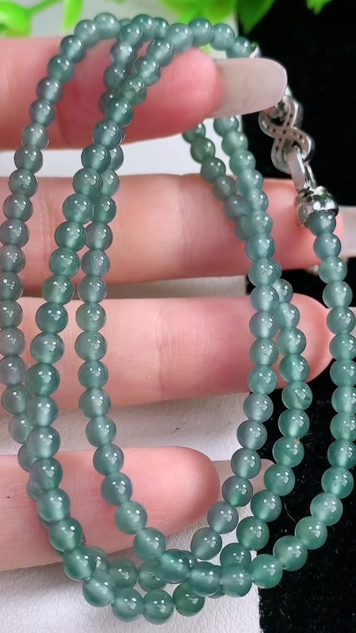 天然A货翡翠小米珠项链，尺寸3.7，重量:14.51g
4月9日