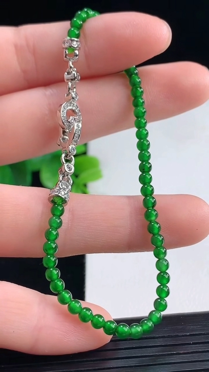 天然A货翡翠小米珠手串尺寸3.1重量:3.87g4月9日
工厂直销收藏佳品,种好水足，色泽均匀，有种