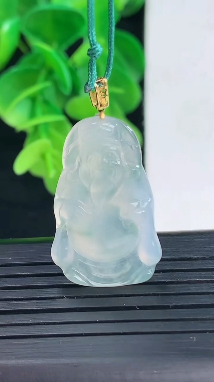 天然A货翡翠18K金飘花财神爷吊坠尺寸28.6-17.9-4.3重量:3.82g
4月9日