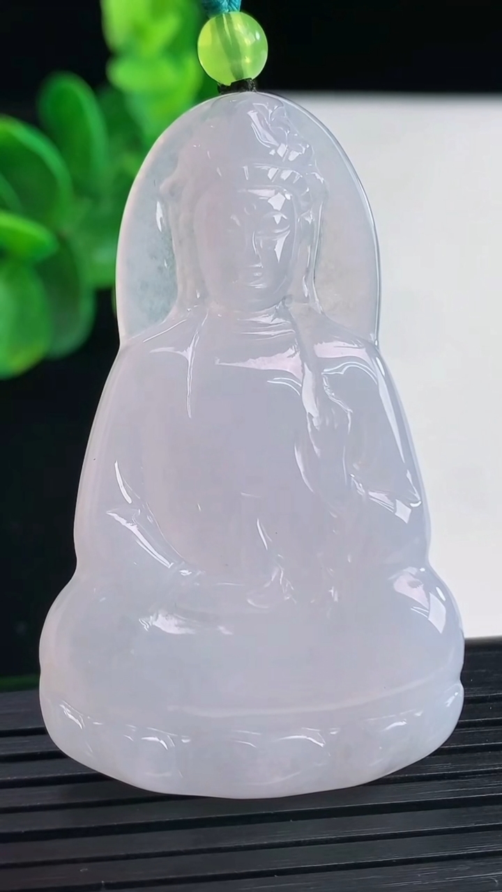 天然A货翡翠紫罗兰观音菩萨吊坠尺寸58-34.7-4.8重量:19.24g
4月9日