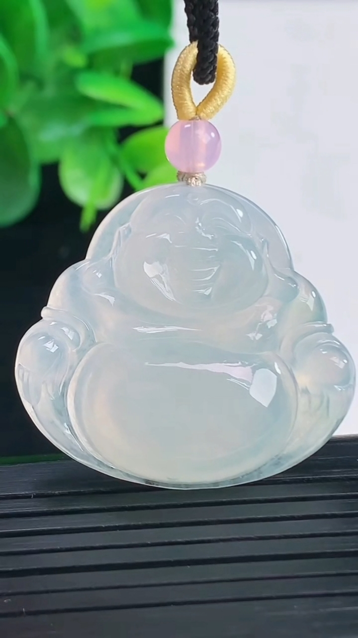 天然A货翡翠佛公吊坠尺寸30.6-34.2-5.4重量:8.90g
4月9日