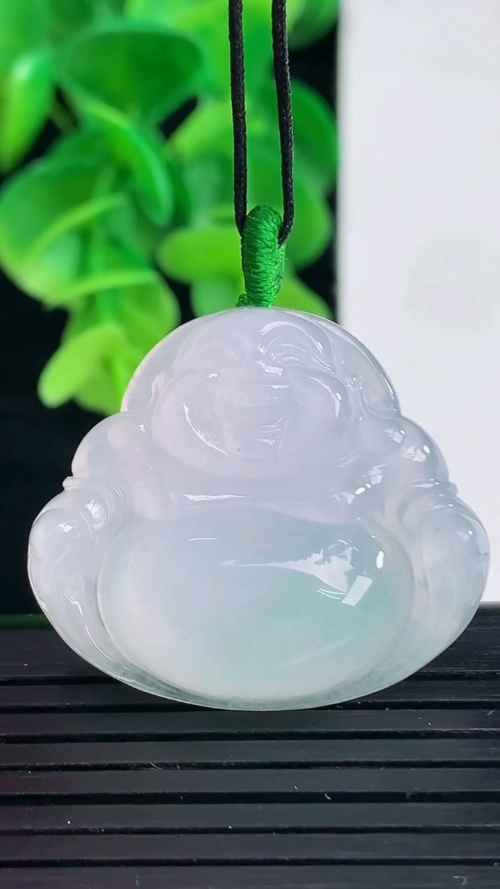 天然A货翡翠佛公吊坠尺寸28.4-31.8-7.4重量:10.78g
4月9日