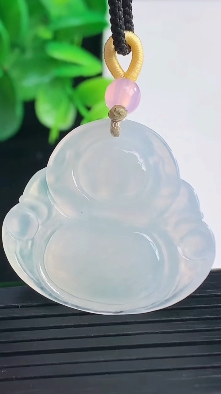 天然A货翡翠佛公吊坠尺寸30.6-34.2-5.4重量:8.90g
4月9日