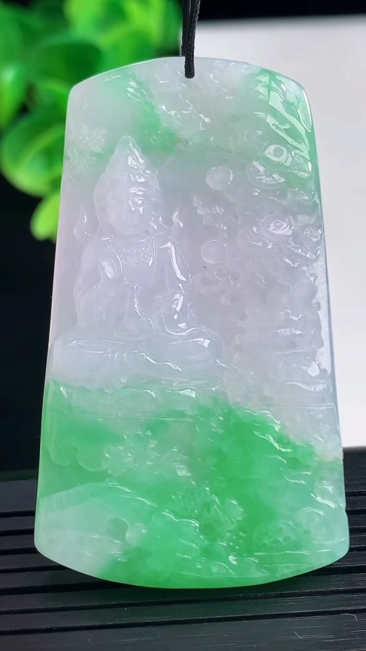 天然A货翡翠山水观音菩萨吊坠尺寸54-31.4-6.3重量:24.08g
4月10日