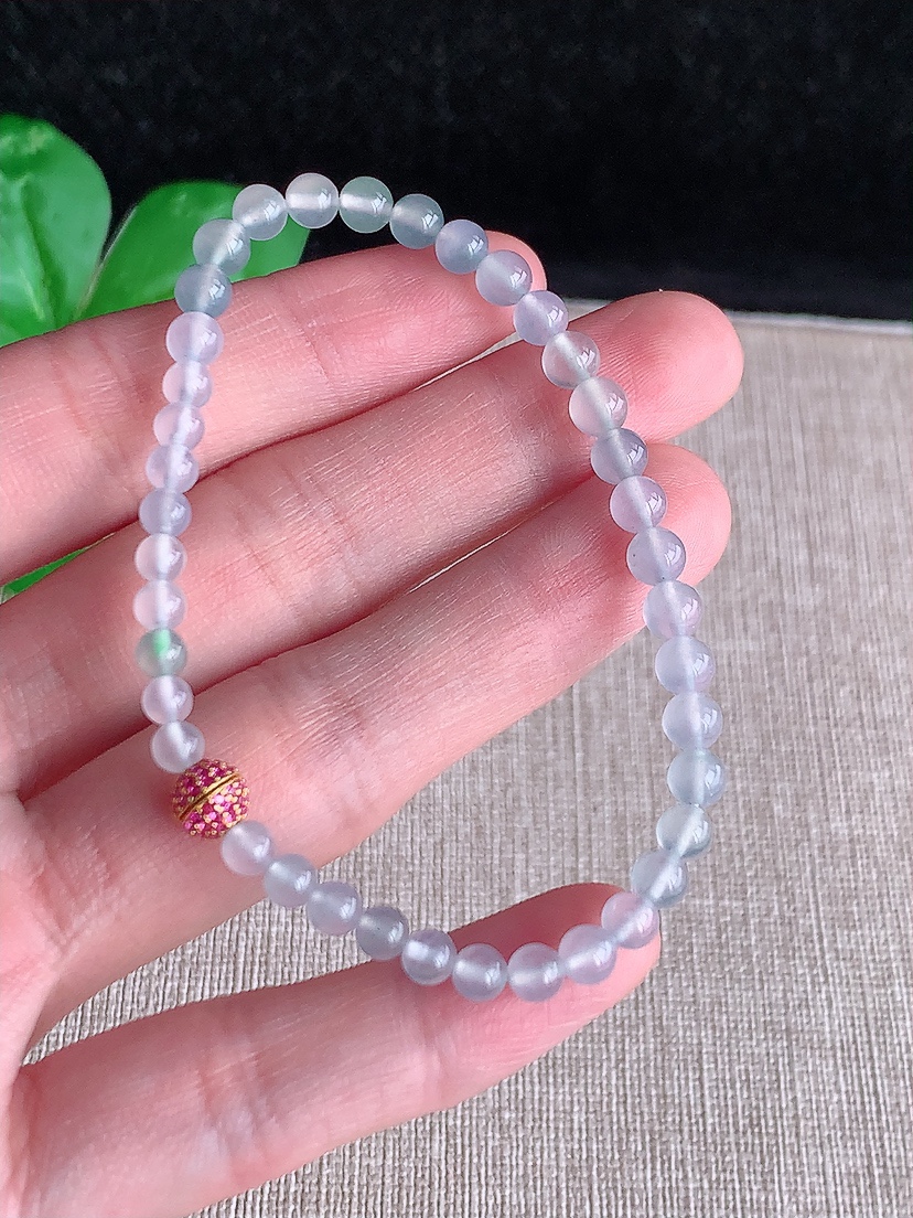 天然A货翡翠白冰白月光飘花圆珠佛珠手串39颗 完
尺寸4.3mm 重量6.74g 0409