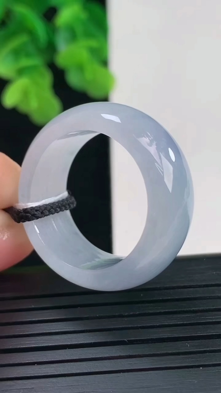 天然A货翡翠紫罗兰指环扳指尺寸21.5-11-4.2重量:10.82g2026年4月10日
工厂直销