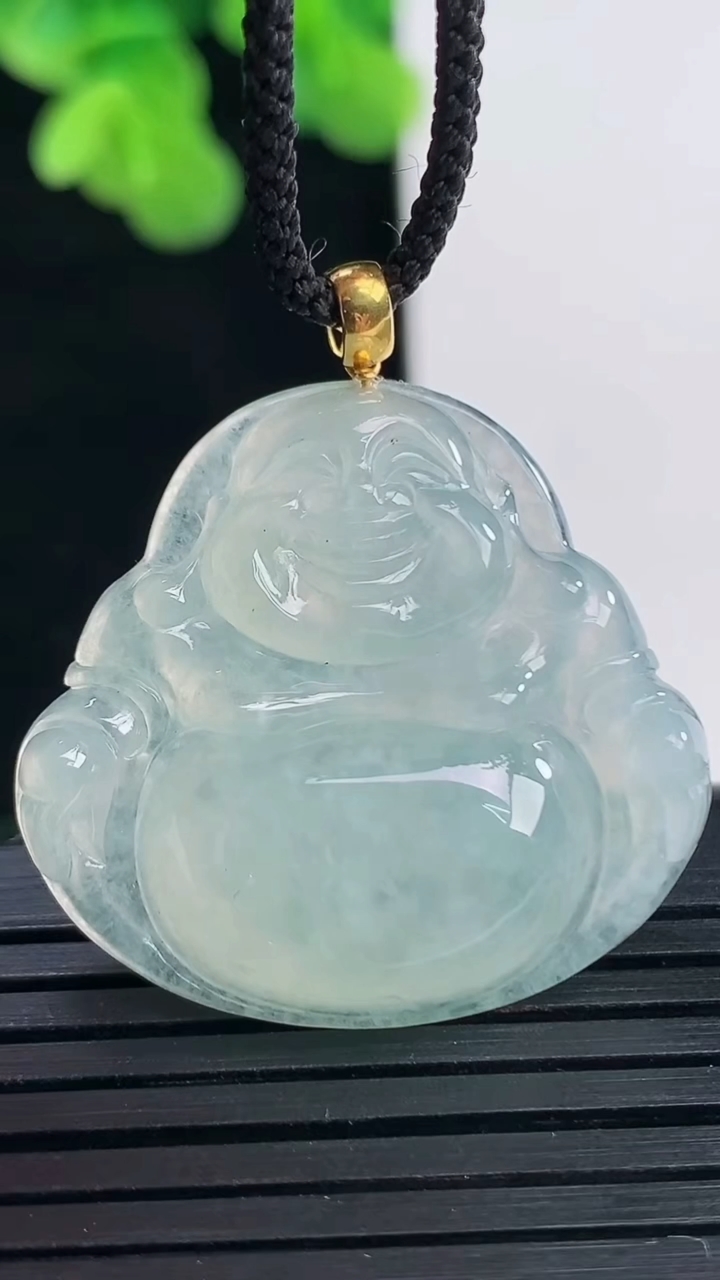 天然A货翡翠佛公吊坠尺寸28-30-5.8重量:7.83g
4月10日