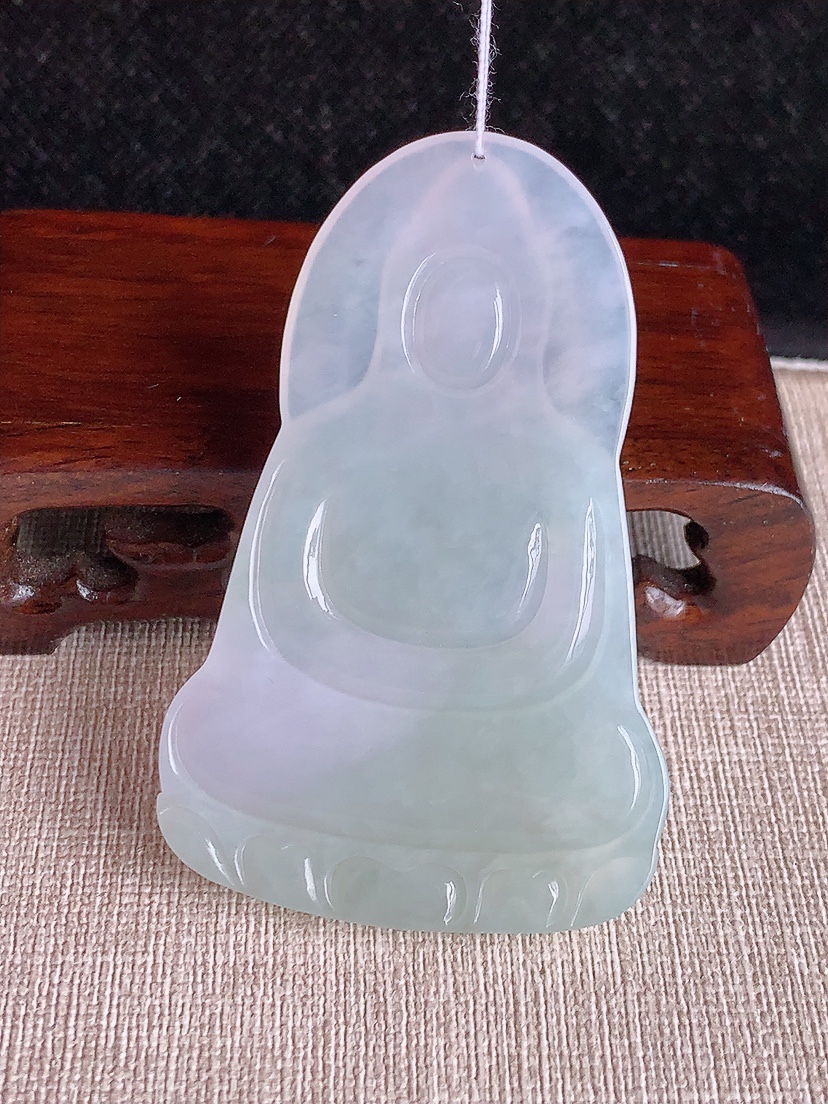 天然A货翡翠晴水观音吊坠 
尺寸68.3-43.5-6.8mm 重量36.70g 0409