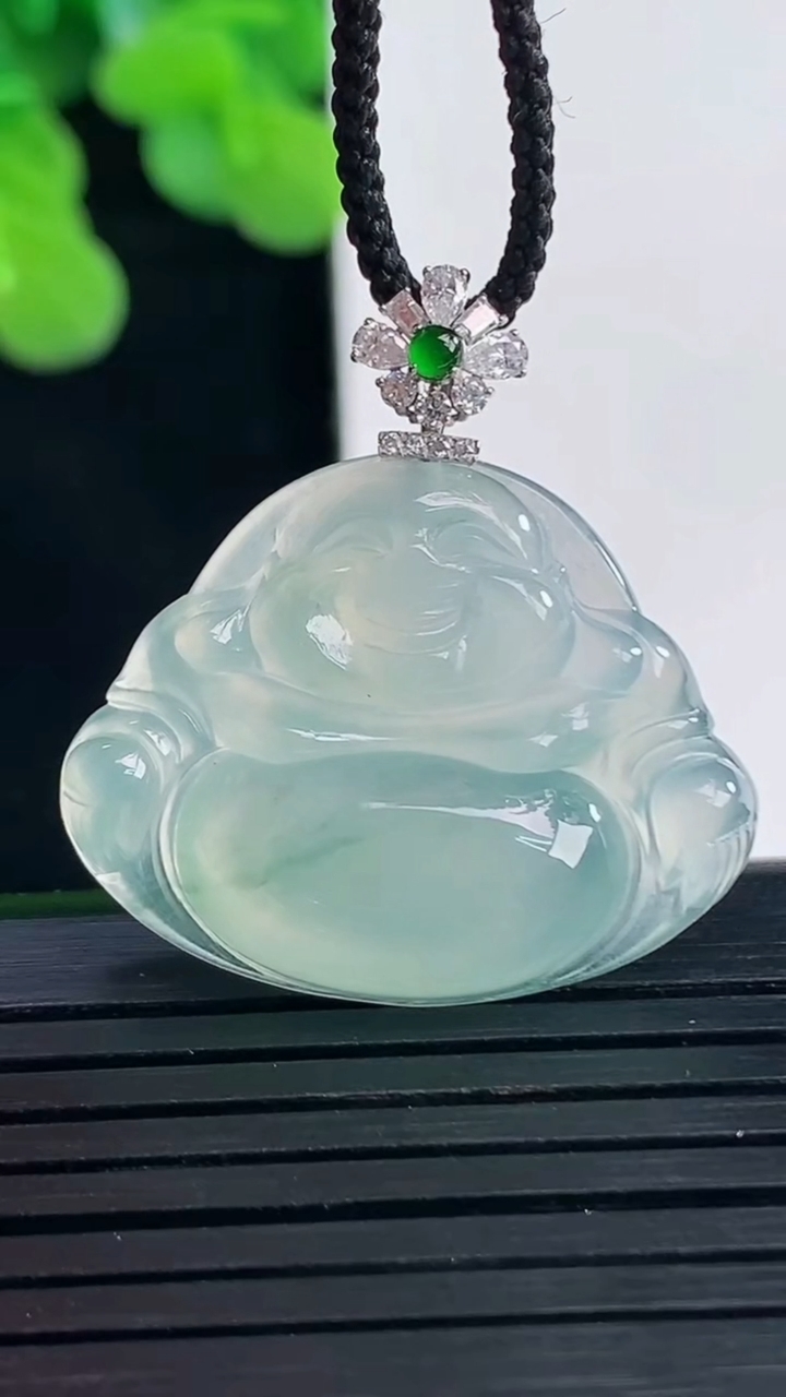 天然A货翡翠种飘花佛公吊坠尺寸22-27.9-5.7重量:5.14g
4月10日