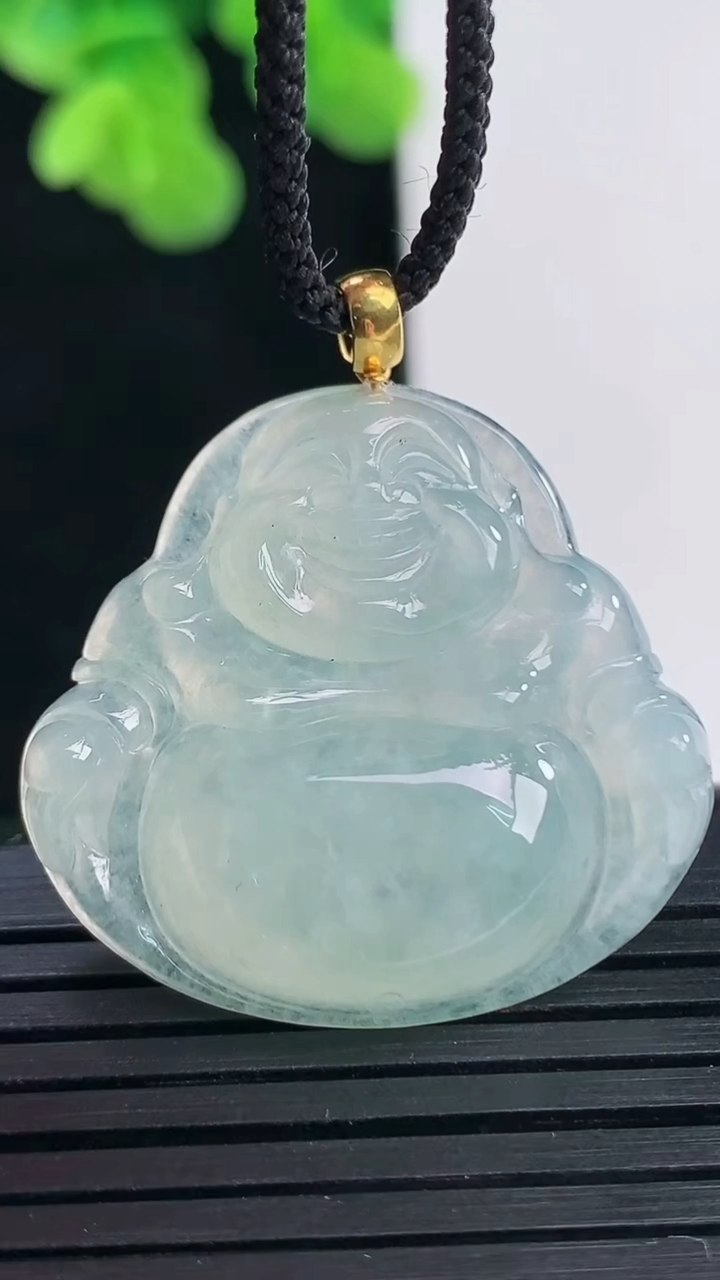 天然A货翡翠佛公吊坠尺寸28-30-5.8重量:7.83g
4月10日