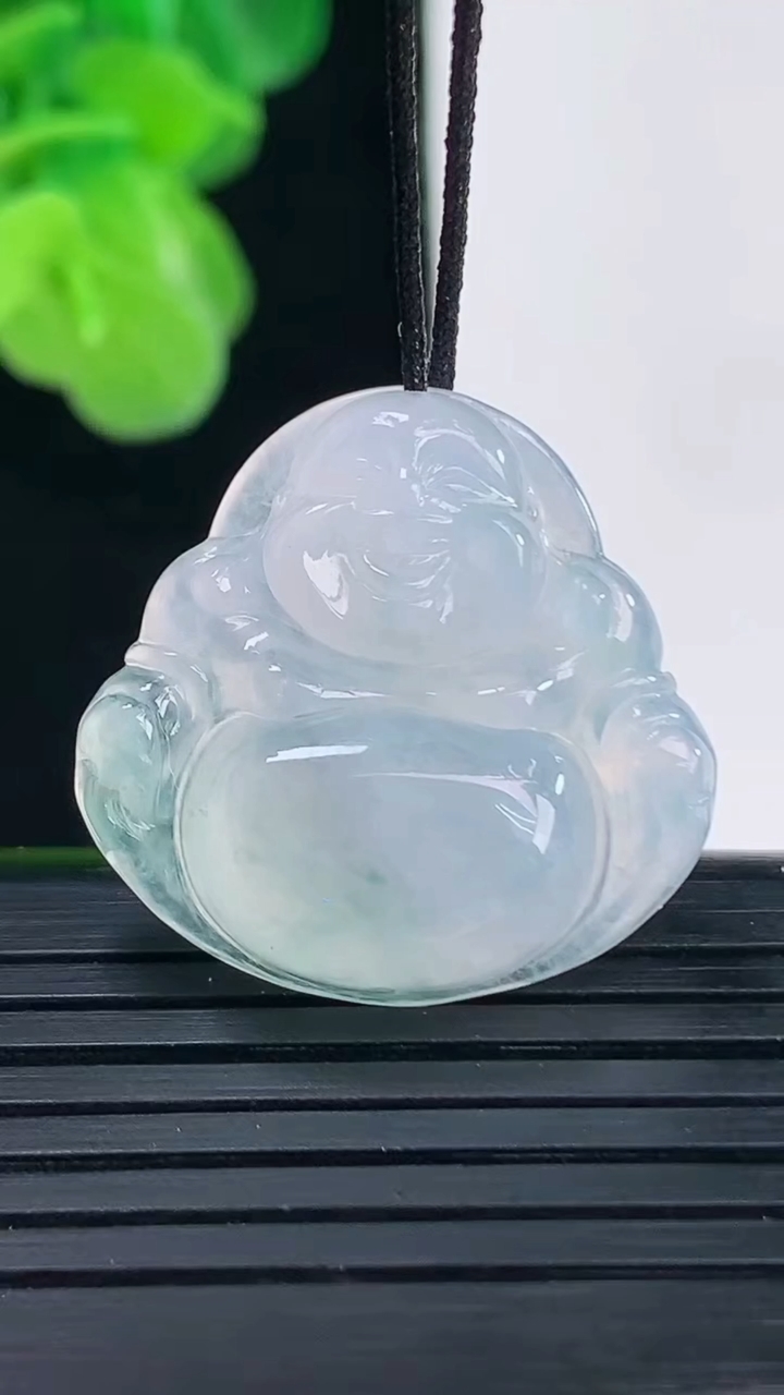 天然A货翡翠飘花佛公吊坠尺寸24-24.8-5.8重量:5.06g
4月10日