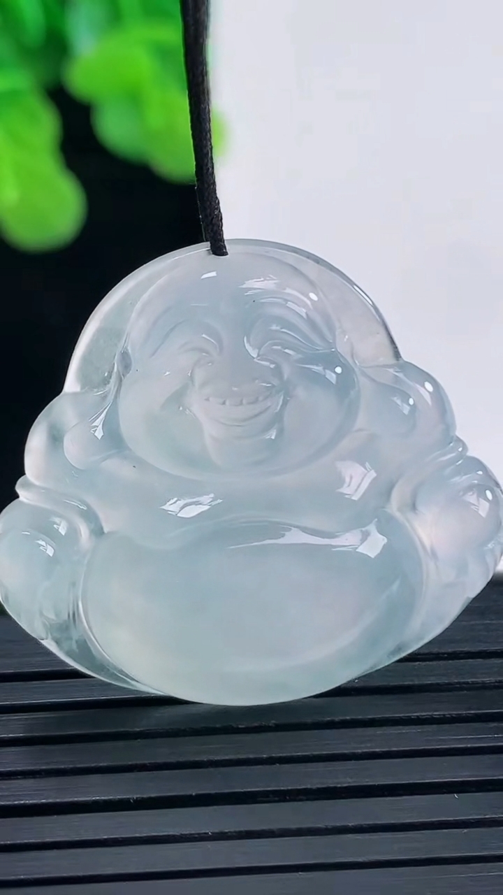 天然A货翡翠种白冰佛公吊坠尺寸29.8-31.7-5.6重量:8.50g
4月10日