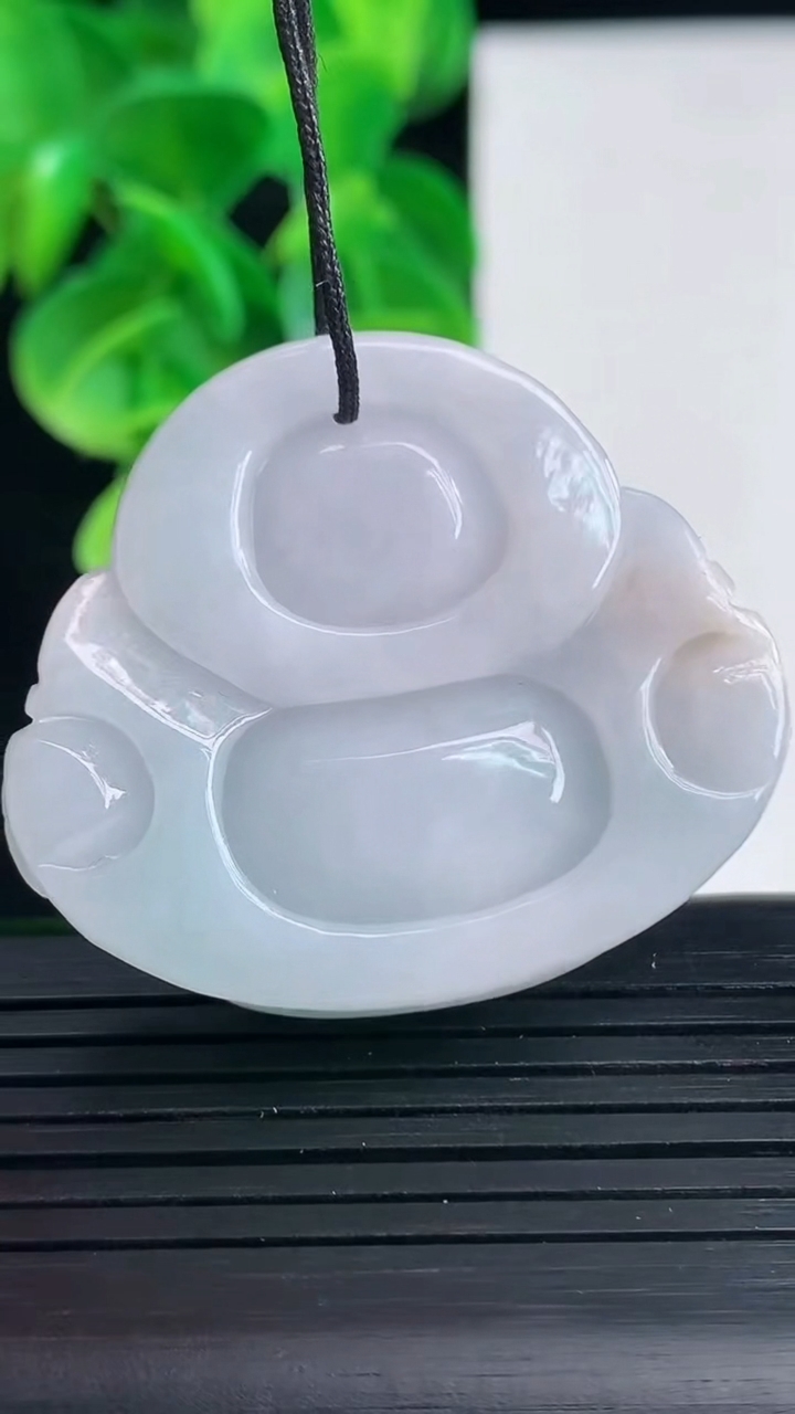 天然A货翡翠佛公吊坠尺寸34.2-39.4-11.5重量:25.29g
4月10日