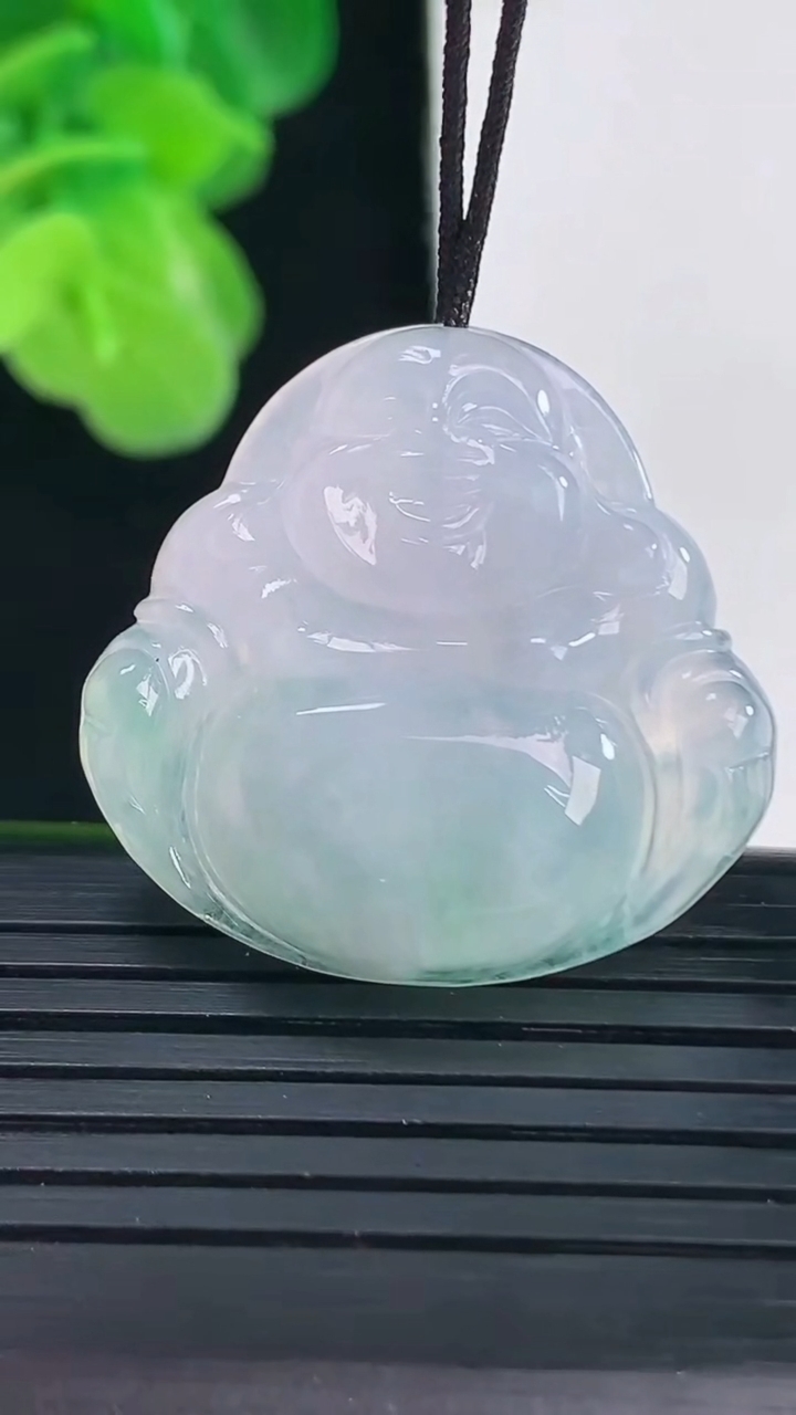 天然A货翡翠佛公吊坠尺寸27-28.3-5.7重量:6.66g
4月10日