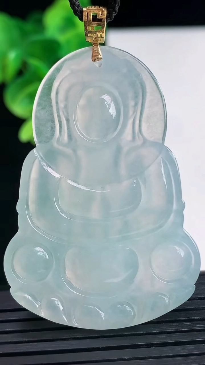 天然A货翡翠观音菩萨吊坠尺寸53.7-37.4-5.7重量:19.26g
4月10日