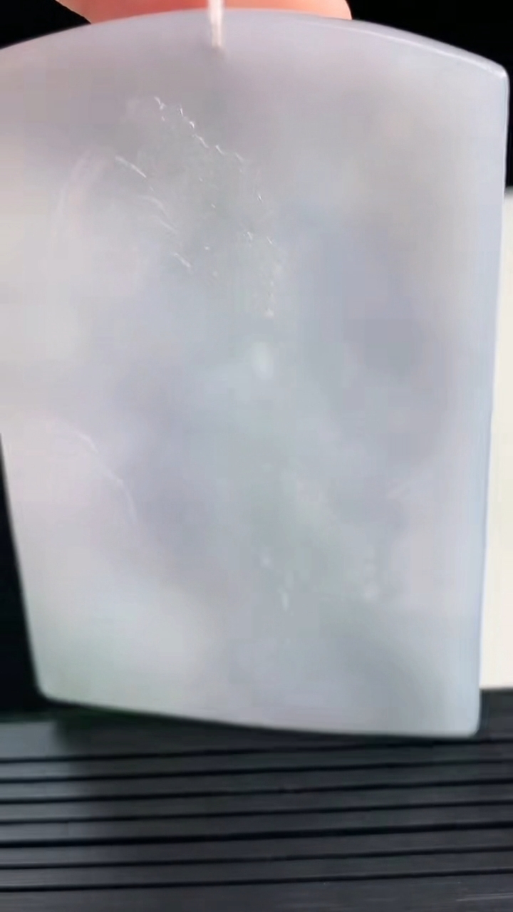 天然A货翡翠紫罗兰山水大势至菩萨吊坠尺寸70.1-46.6-5.4重量:47.31g
4月10日