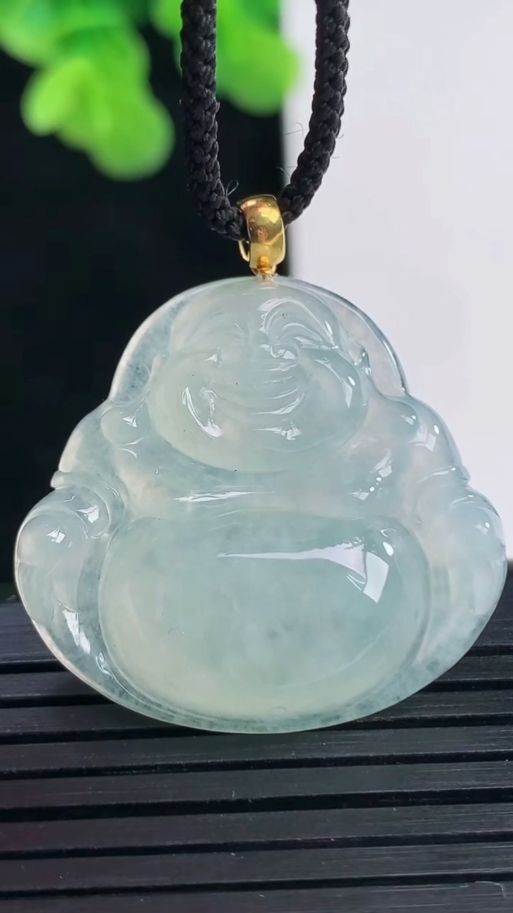 天然A货翡翠佛公吊坠尺寸28-30-5.8重量:7.83g
4月10日