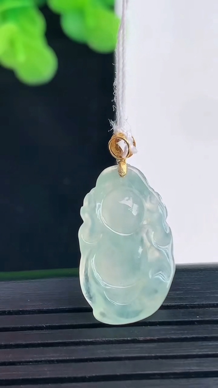 天然A货翡翠财神爷吊坠尺寸20.4-12.2-4.2重量:1.79g
4月10日