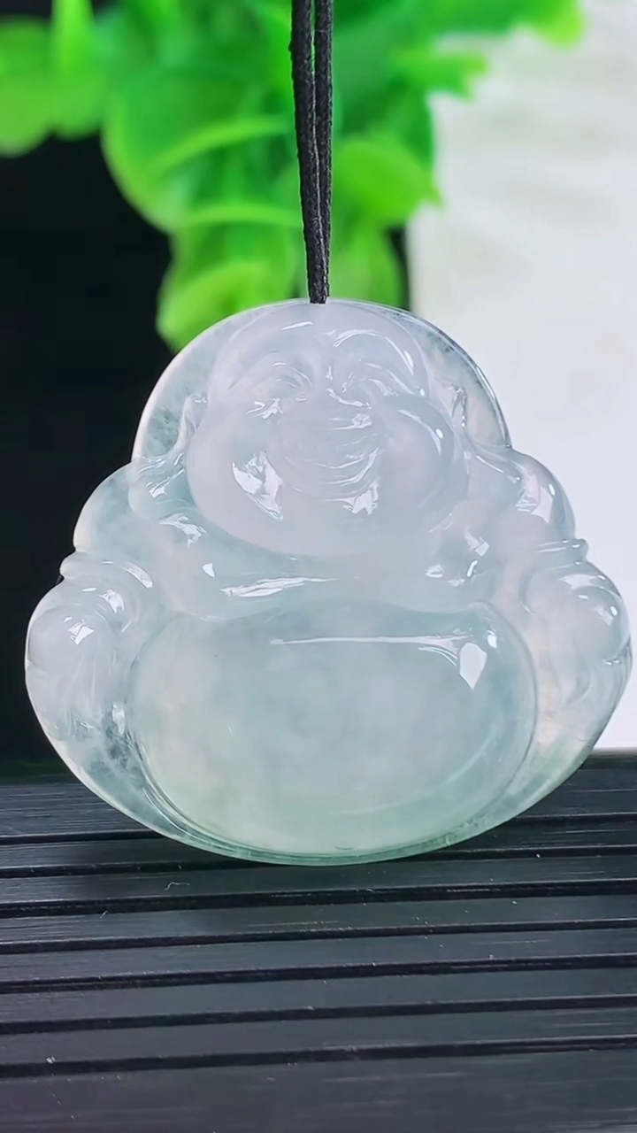 天然A货翡翠佛公吊坠尺寸31.1-33.3-5.8重量:10.00g
4月11日