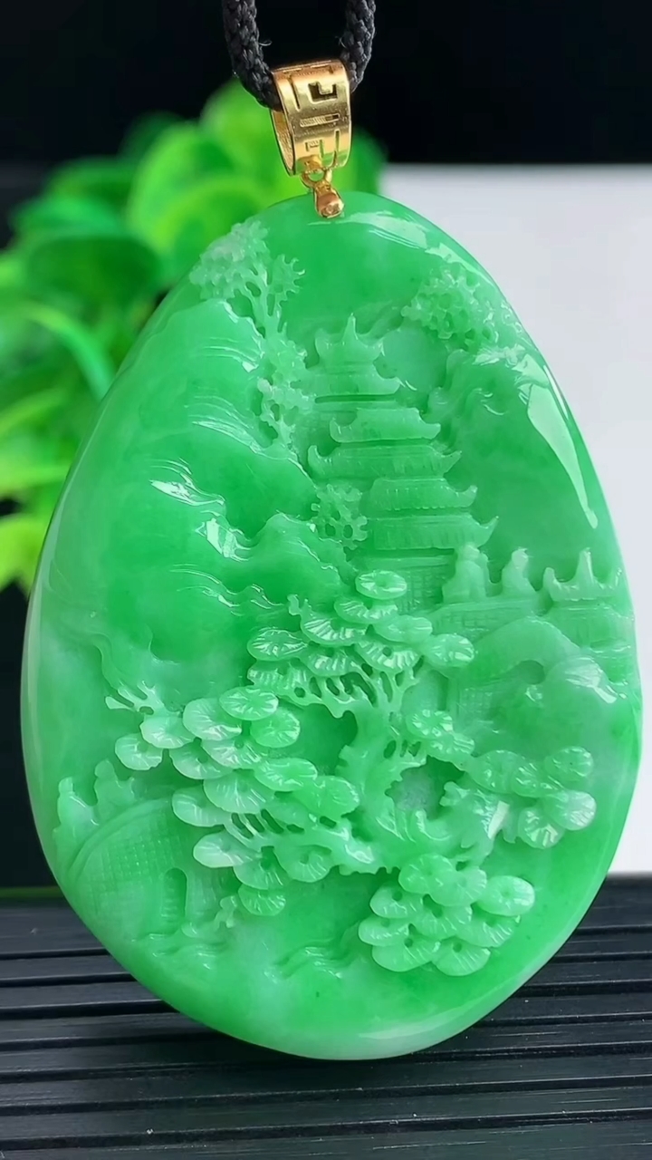 天然A货翡翠山水牌吊坠尺寸53.8-39-8.2重量:32.30g
4月11日