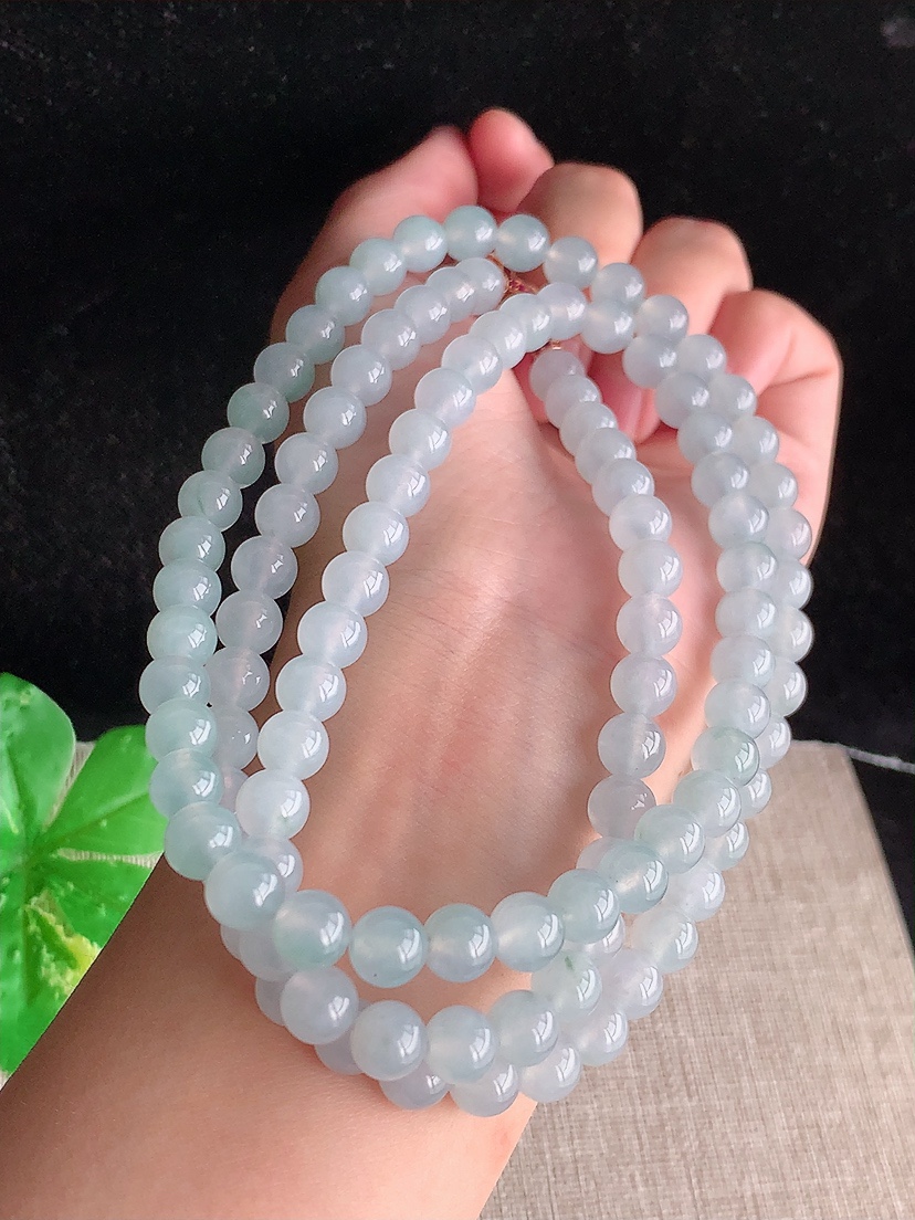 天然A货翡翠飘花圆珠项链毛衣链108颗 
尺寸7.5mm 重量82.20g 0410