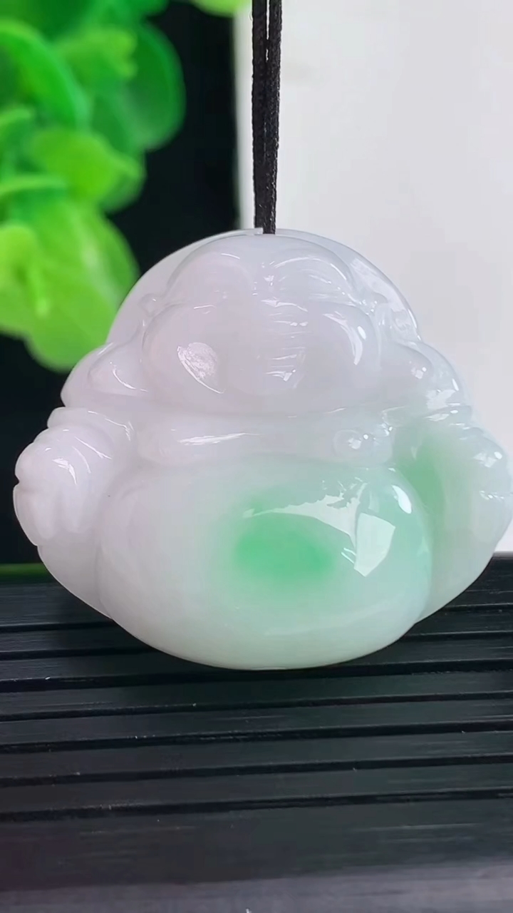 天然A货翡翠佛公吊坠尺寸30.3-32.8-11.1重量:16.80g
4月11日