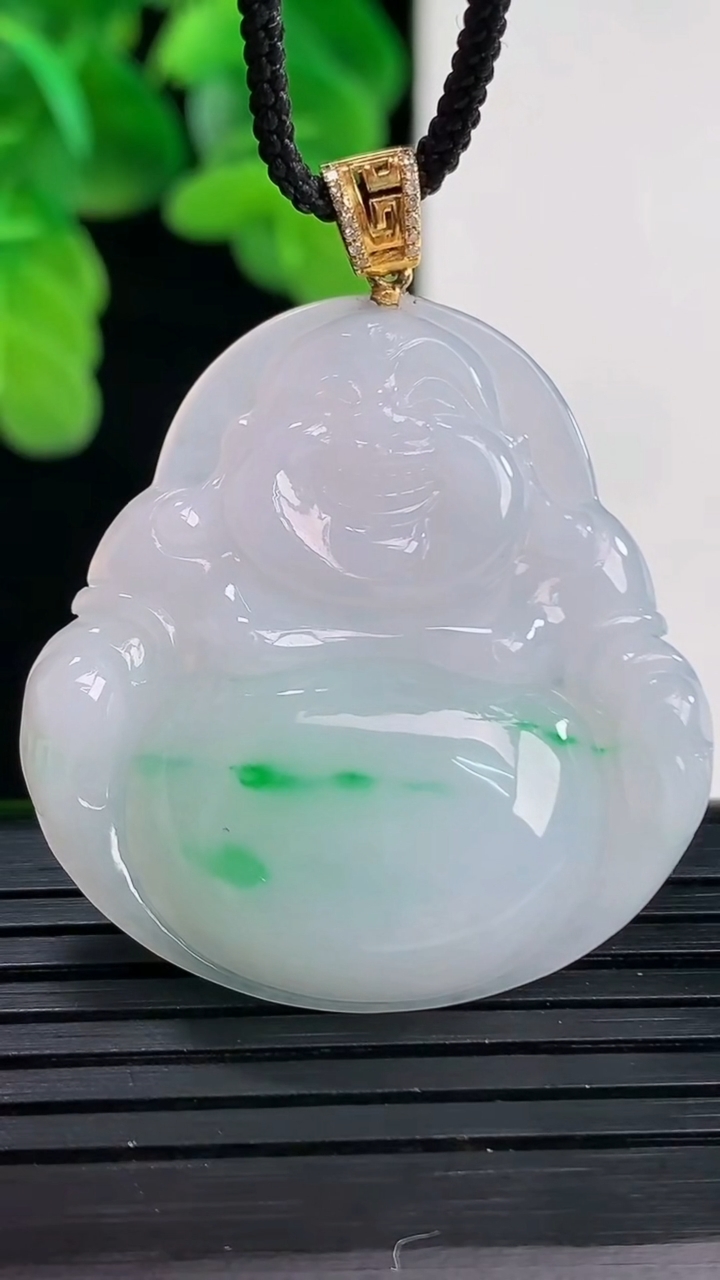 天然A货翡翠佛公吊坠尺寸35-33.4-5.5重量:10.90g
4月11日