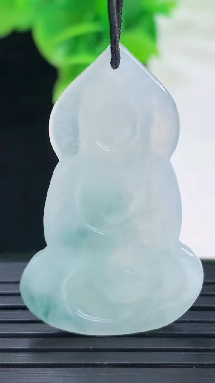 天然A货翡翠飘花阿弥陀佛吊坠尺寸41.1-25.2-3.5重量:6.51g
4月11日