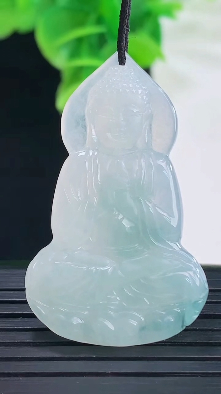 天然A货翡翠飘花阿弥陀佛吊坠尺寸41.1-25.2-3.5重量:6.51g
4月11日