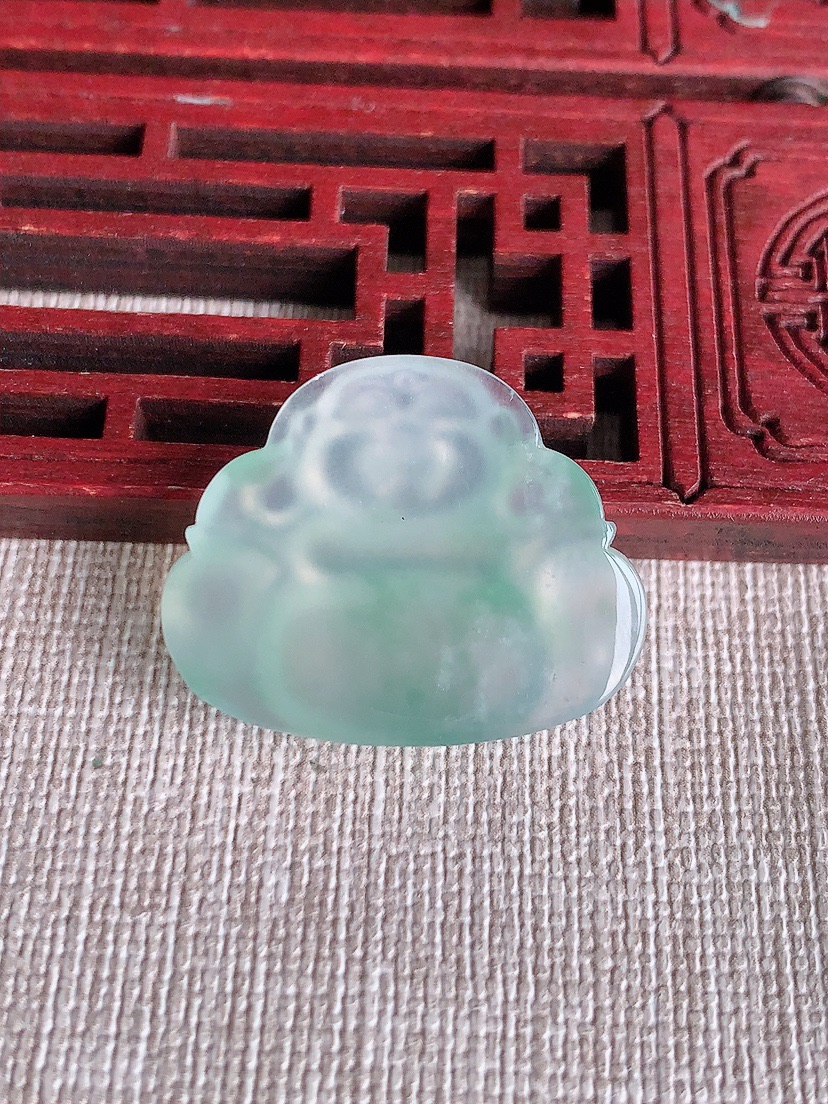 天然A货翡翠晴水一刀切佛公镶嵌件 
尺寸22-27.4-6.2mm 重量7.00g 0410