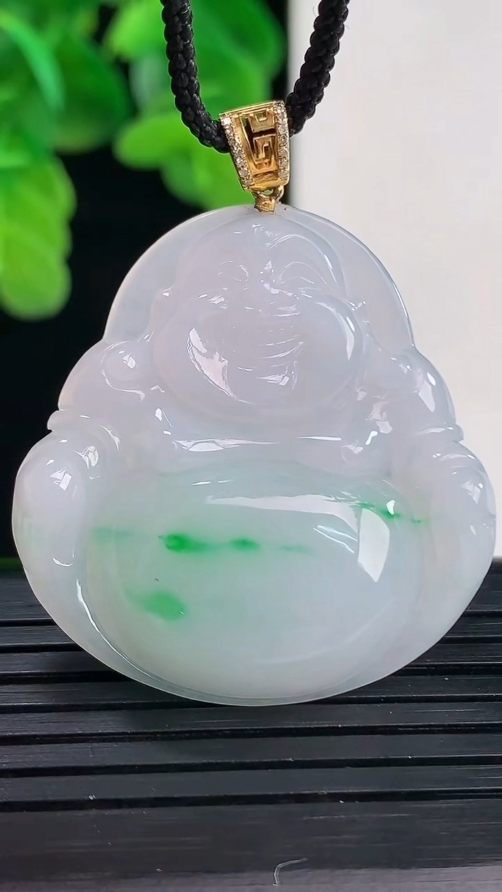 天然A货翡翠佛公吊坠尺寸35-33.4-5.5重量:10.90g
4月11日