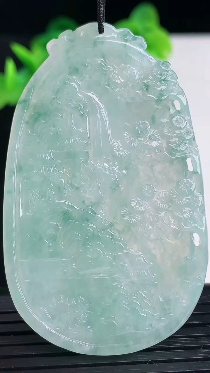 天然A货翡翠牌吊坠尺寸61-37-3.5重量:19.98g
4月11日