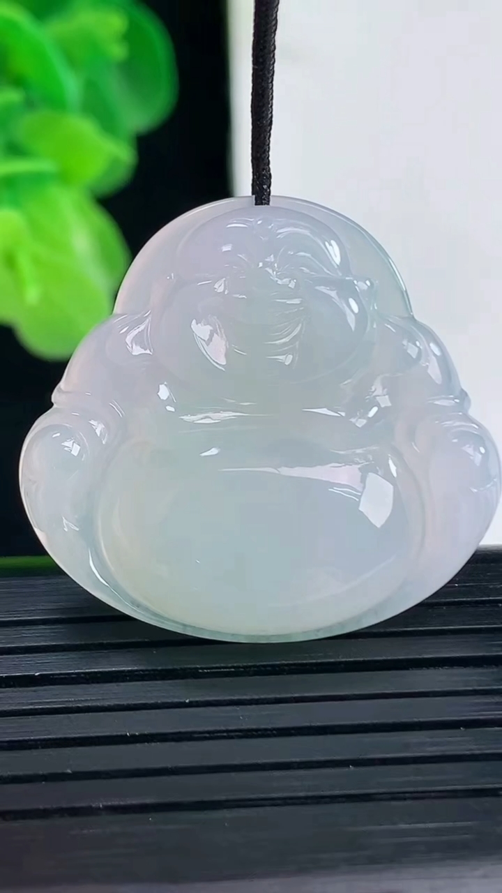 天然A货翡翠佛公吊坠尺寸29.1-31.8-5.8重量:8.42g
4月11日