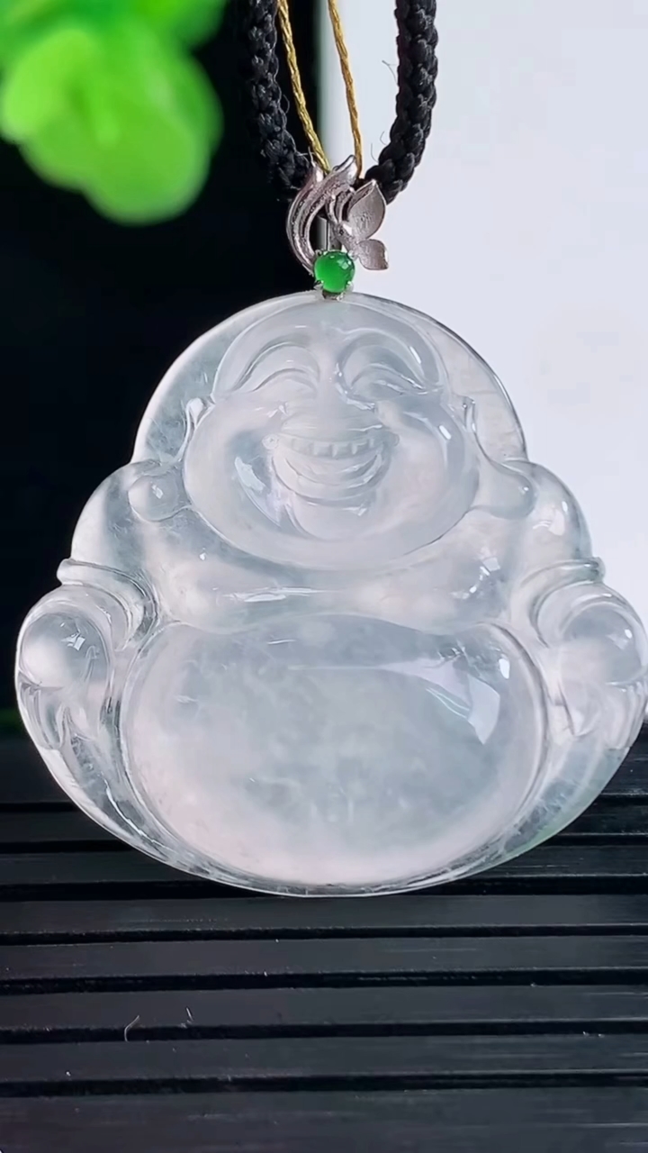 天然A货翡翠种白冰佛公吊坠尺寸33.3-28.9-5.7重量:7.47g
4月11日