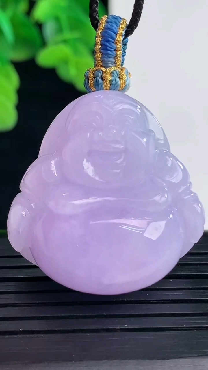 天然A货翡翠紫罗兰佛公吊坠尺寸31.8-31.7-12.3重量:21.09g
4月11日