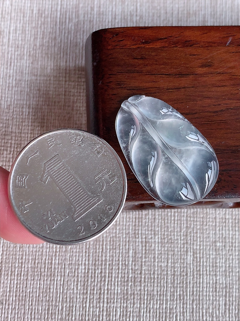 天然A货翡翠白冰白月光叶子金枝玉叶镶嵌件 
尺寸27-17.2-3.5mm 重量3.14g 0410