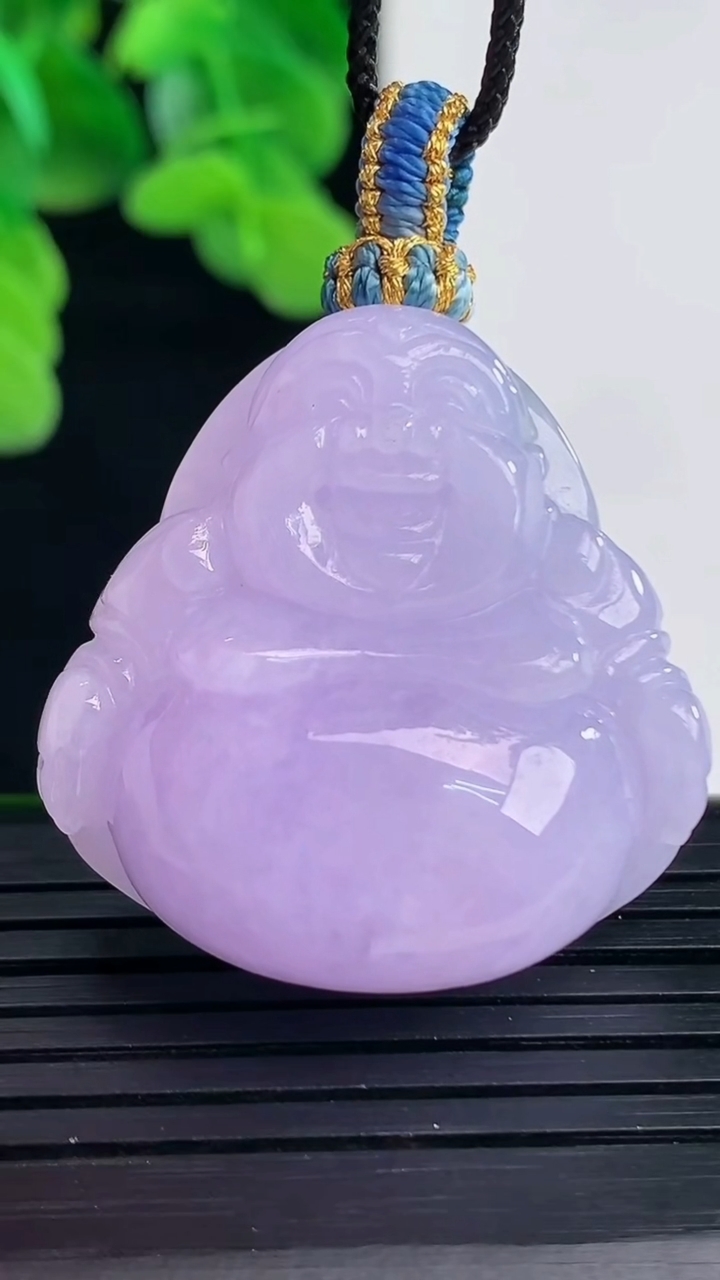 天然A货翡翠紫罗兰佛公吊坠尺寸31.8-31.7-12.3重量:21.09g
4月11日