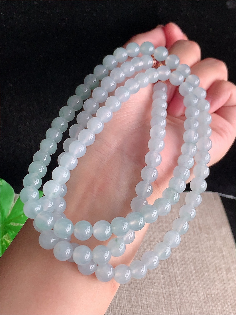 天然A货翡翠飘花圆珠项链毛衣链108颗 
尺寸7.5mm 重量82.20g 0410