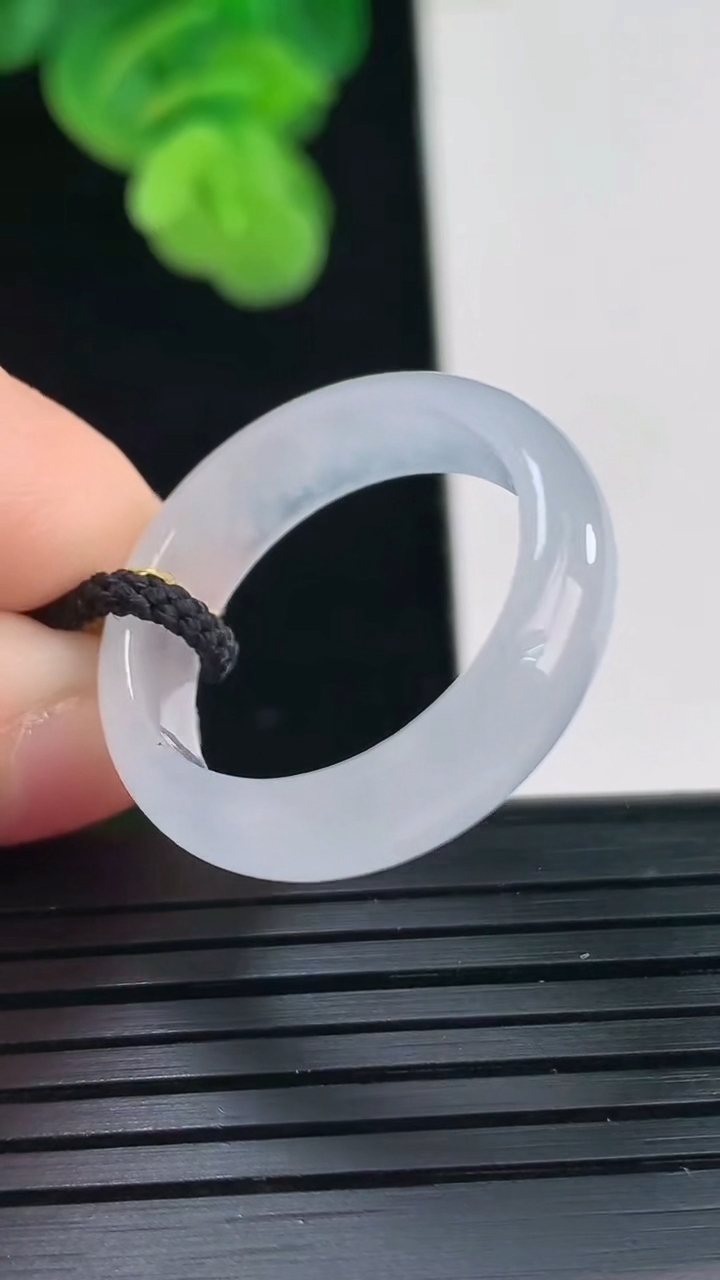 天然A货翡翠紫罗兰指环戒指尺寸19.5-5.9-3重量:3.62g2026年4月11日
工厂直销收藏