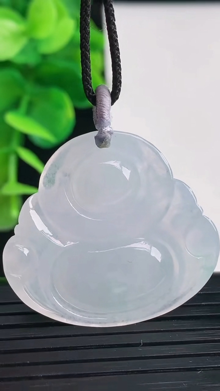 天然A货翡翠佛公吊坠尺寸31.6-35.1-6.8重量:12.21g
4月11日