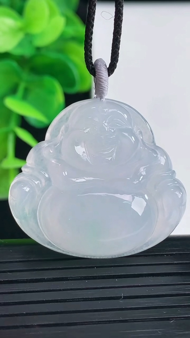 天然A货翡翠佛公吊坠尺寸31.6-35.1-6.8重量:12.21g
4月11日